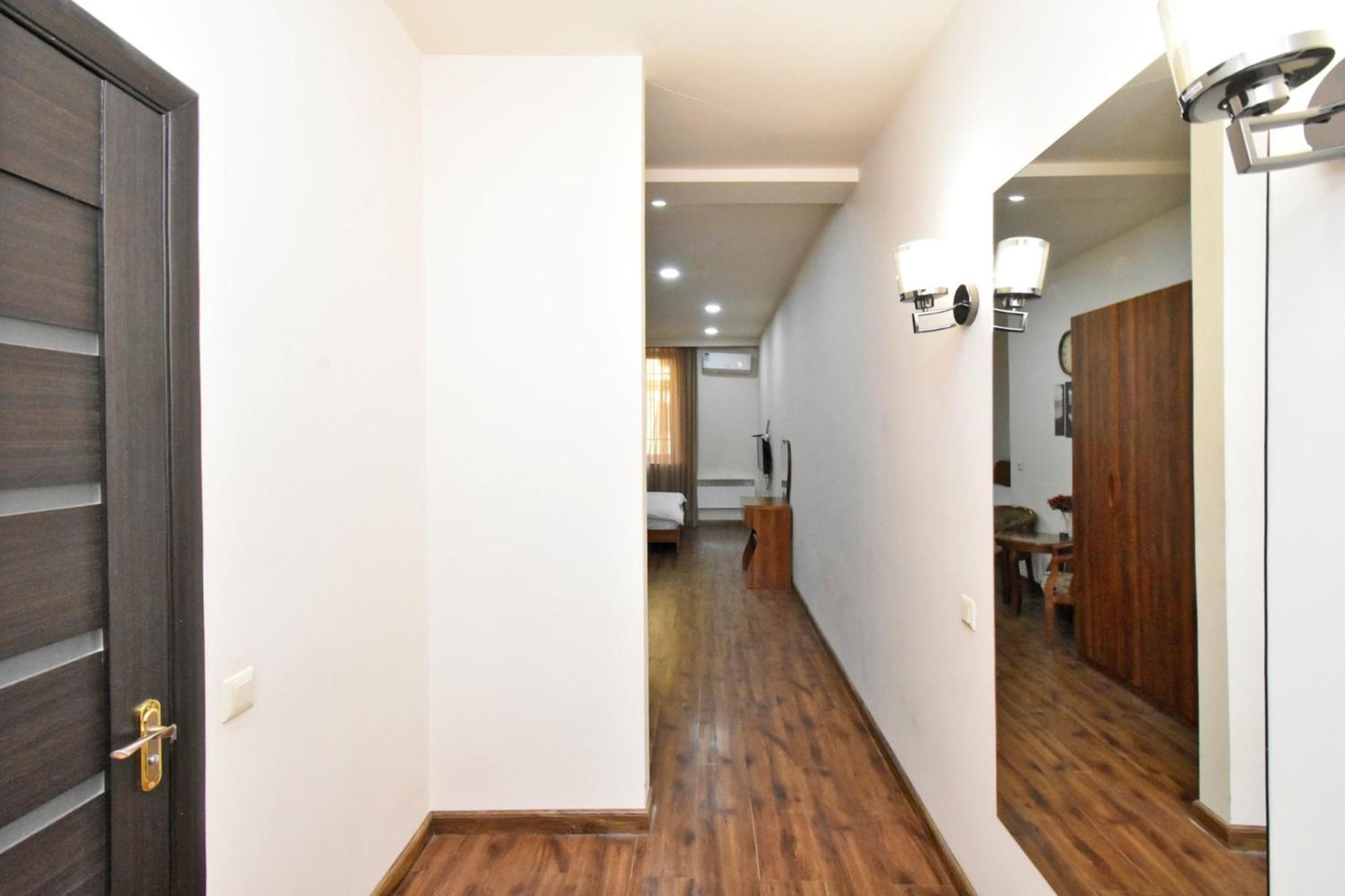 יירבאן Yars Apartments מראה חיצוני תמונה